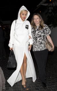 Rita Ora feet photo thumbnail