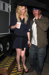 Kirsten Dunst feet photo thumbnail