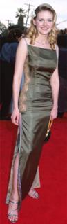 Kirsten Dunst feet photo thumbnail