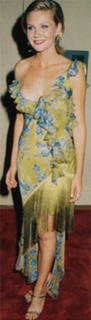 Kirsten Dunst feet photo thumbnail