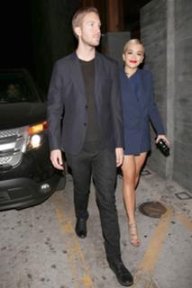 Rita Ora feet photo thumbnail