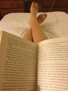 Alana Haim feet photo 1