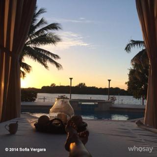Sofía Vergara feet photo thumbnail
