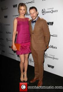 Jenna Elfman feet photo thumbnail