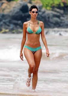 Nicole Murphy feet photo thumbnail