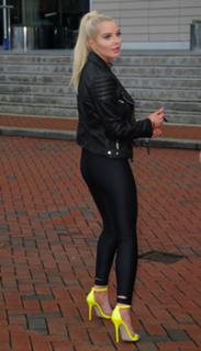 Helen Flanagan feet photo thumbnail