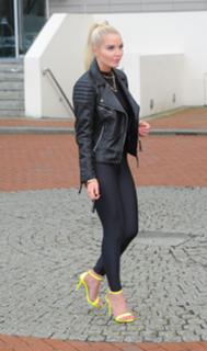 Helen Flanagan feet photo thumbnail