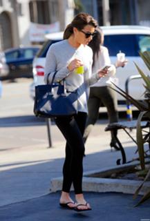 Lea Michele feet photo thumbnail