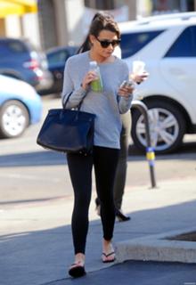 Lea Michele feet photo thumbnail