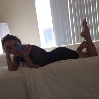 Franciely Freduzeski feet photo thumbnail