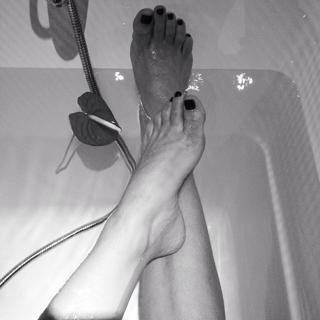 Franciely Freduzeski feet photo thumbnail