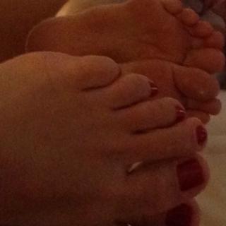 Franciely Freduzeski feet photo thumbnail