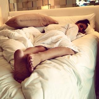 Franciely Freduzeski feet photo thumbnail