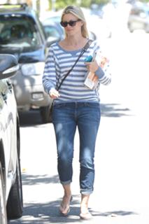 Amy Smart feet photo thumbnail