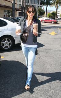 Michelle Rodriguez feet photo thumbnail