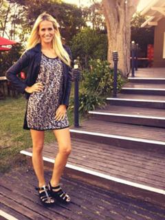 Julieta Prandi feet photo thumbnail
