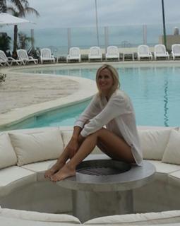 Julieta Prandi feet photo thumbnail