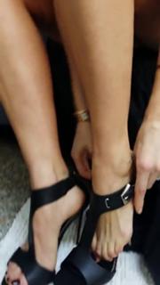 Ilary Blasi feet photo thumbnail