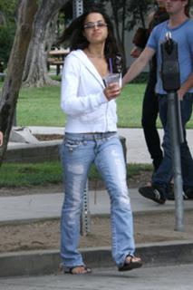 Michelle Rodriguez feet photo thumbnail