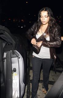 Michelle Rodriguez feet photo thumbnail