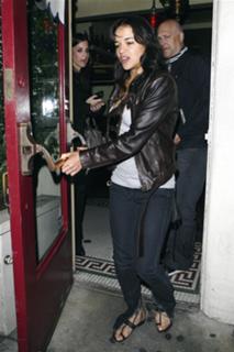 Michelle Rodriguez feet photo thumbnail