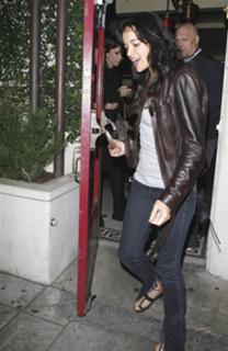 Michelle Rodriguez feet photo thumbnail