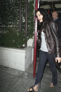 Michelle Rodriguez feet photo thumbnail