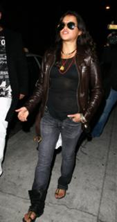 Michelle Rodriguez feet photo thumbnail
