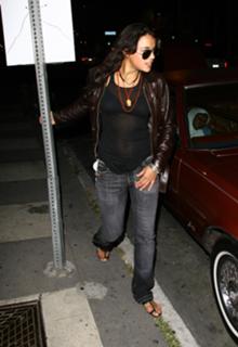 Michelle Rodriguez feet photo thumbnail