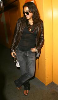 Michelle Rodriguez feet photo thumbnail