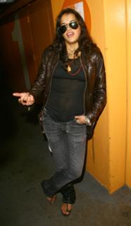 Michelle Rodriguez feet photo thumbnail