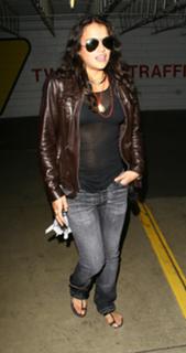Michelle Rodriguez feet photo thumbnail