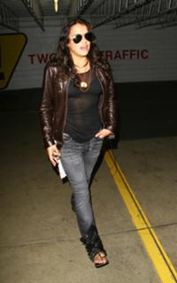 Michelle Rodriguez feet photo thumbnail