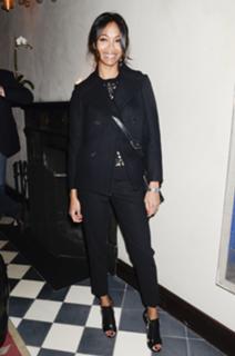 Zoe Saldana feet photo thumbnail