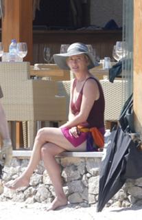 Emma Thompson feet photo thumbnail
