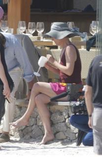 Emma Thompson feet photo thumbnail