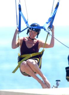 Emma Thompson feet photo thumbnail
