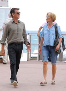 Emma Thompson feet photo thumbnail