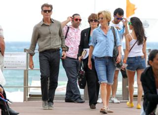 Emma Thompson feet photo thumbnail