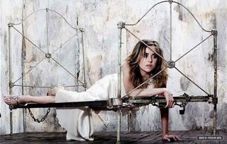Jessica Stroup feet photo thumbnail