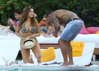 Kelly Brook feet photo thumbnail