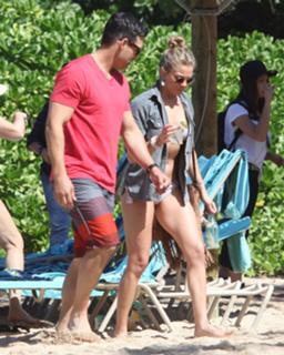 LeAnn Rimes feet photo thumbnail