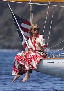 Cameron Diaz feet photo thumbnail