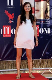 Anna Safroncik feet photo thumbnail