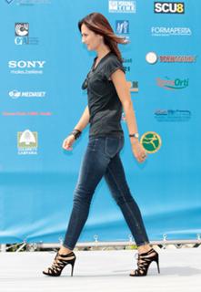 Anna Safroncik feet photo thumbnail