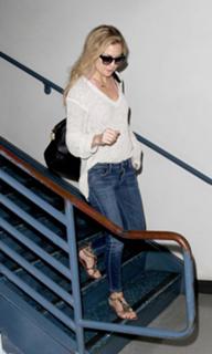 Kate Hudson feet photo thumbnail