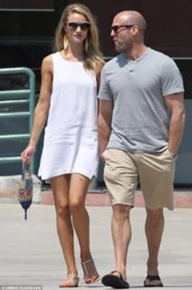 Rosie Huntington-Whiteley feet photo thumbnail