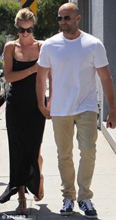Rosie Huntington-Whiteley feet photo thumbnail