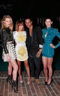 Rosie Huntington-Whiteley feet photo thumbnail