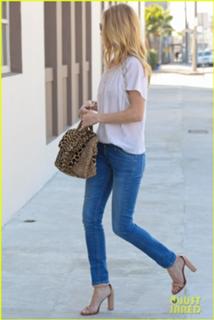 Rosie Huntington-Whiteley feet photo thumbnail